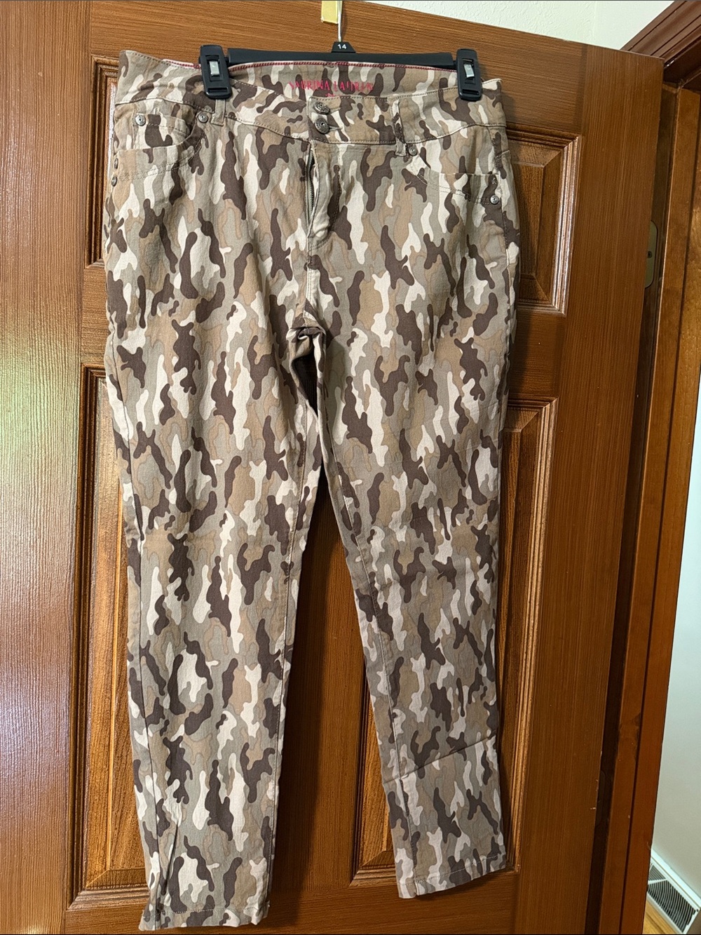 Women’s Camo Ankle Jeans - Beige/Brown